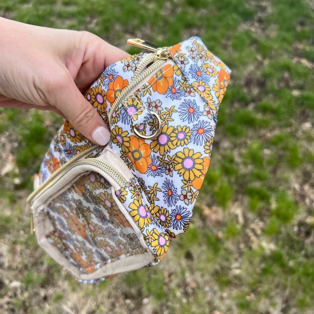 Chic Fanny Pack - Picture 6 of 6